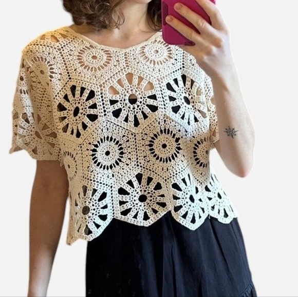 Rebellion Cream Crochet Crop Top - Picture 3 of 11